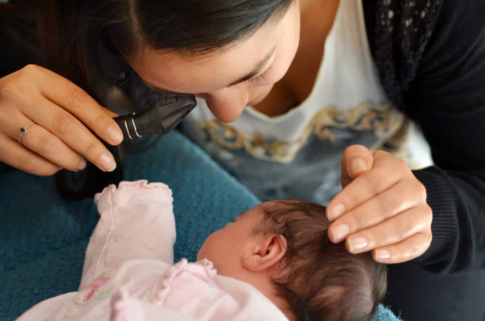 Jak wygląda badanie wzroku u niemowląt?