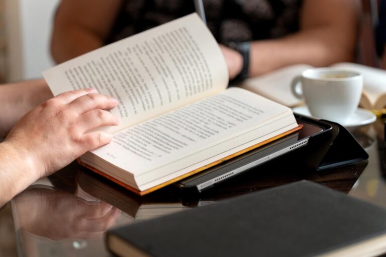 Dlaczego oczy bolą podczas czytania?